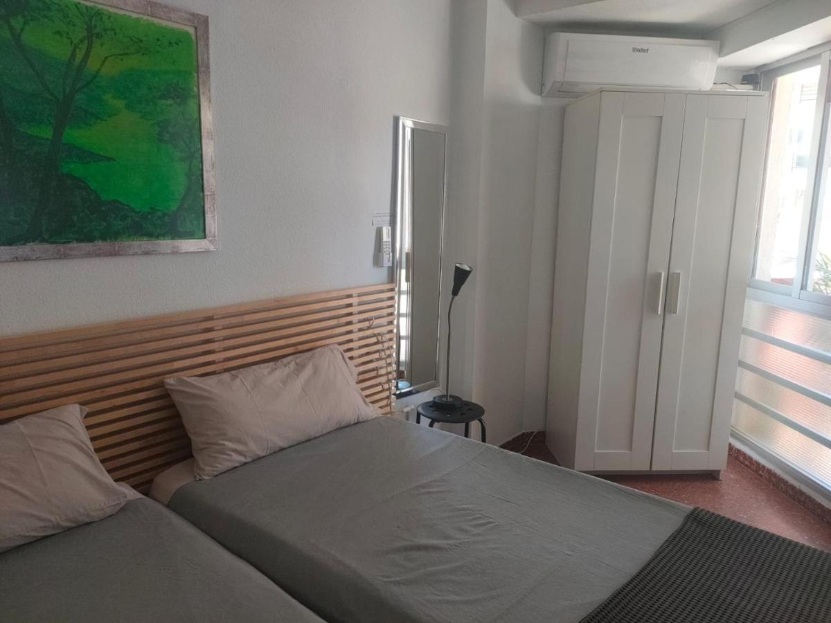 Flat2 Studio 150M From The Beach With Pool Torre Del Mar Extérieur photo